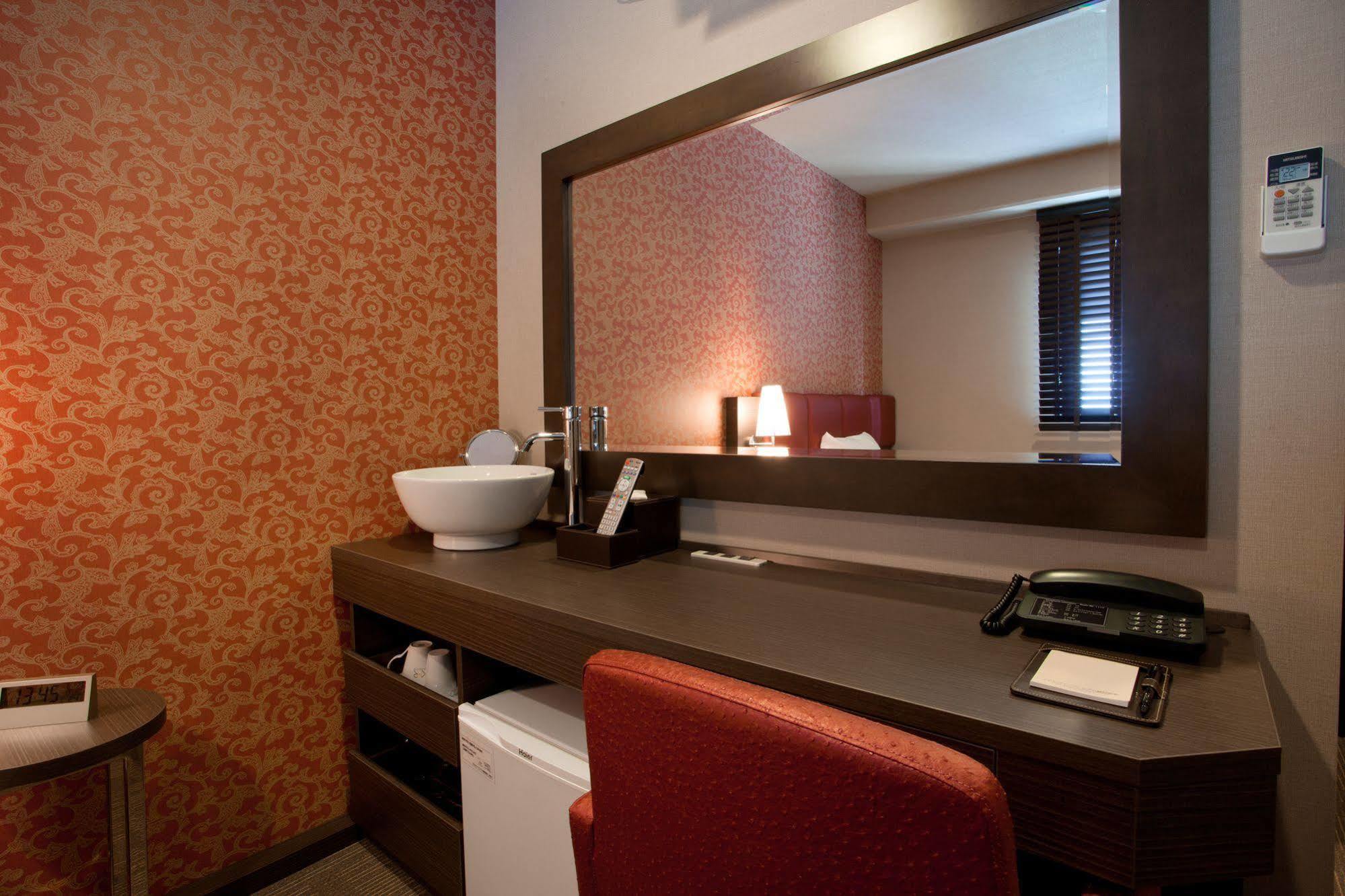 Kuretake Inn Premium Shizuoka Ekimae Exteriör bild