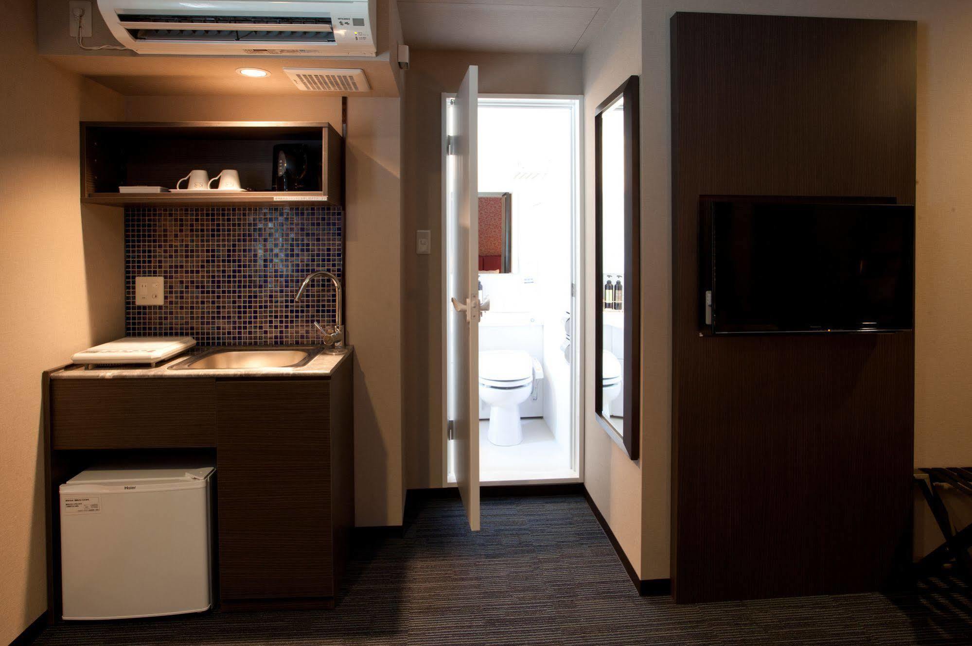 Kuretake Inn Premium Shizuoka Ekimae Exteriör bild